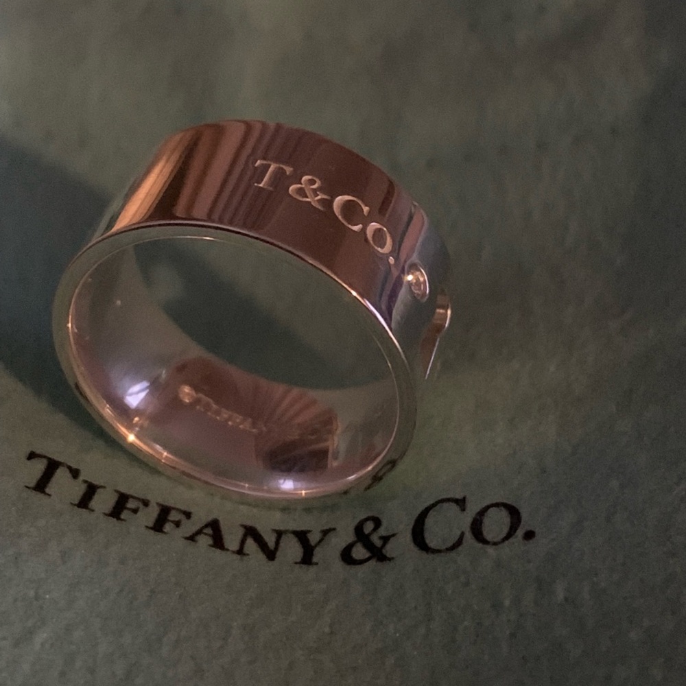 New Tiffany &co diamonds and silver ring